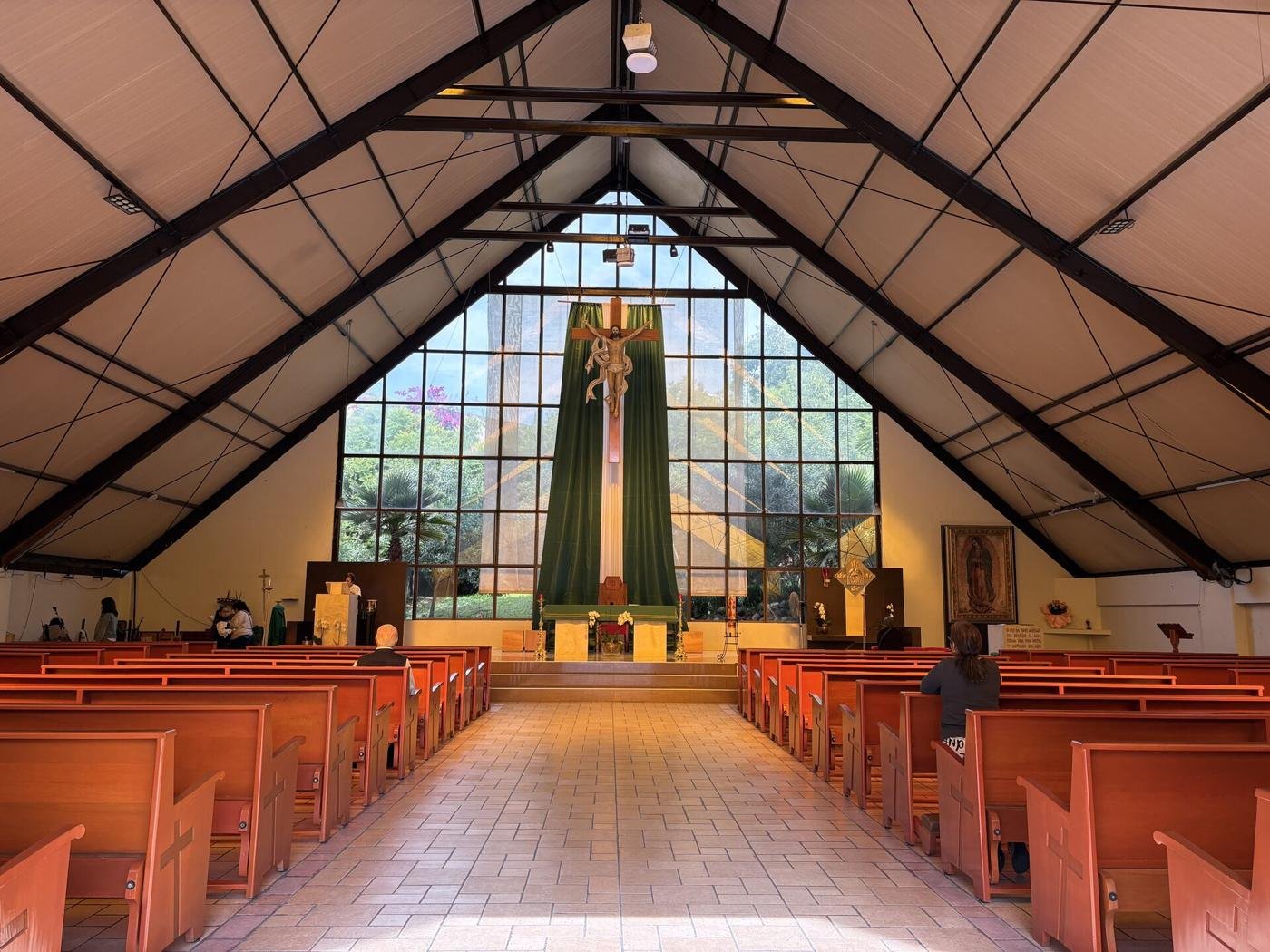Interior de la Capilla Cristo de la Colina