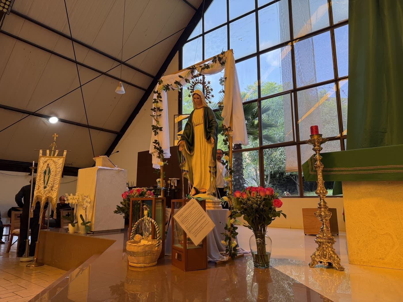 Altar de la Virgen de la Medalla Milagrosa